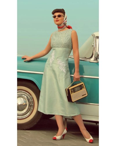 "SECONDE MAIN" VINTAGE Robe de soirée en soie faite main des années 60's