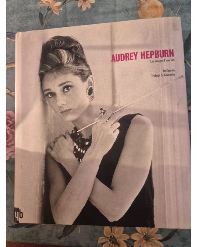 " DECO VINTAGE " Livre Audrey Hepburn de  Hubert de Givenchy
