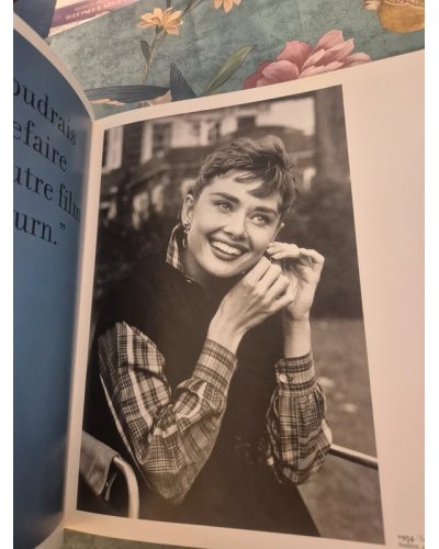 " DECO VINTAGE " Livre Audrey Hepburn de  Hubert de Givenchy
